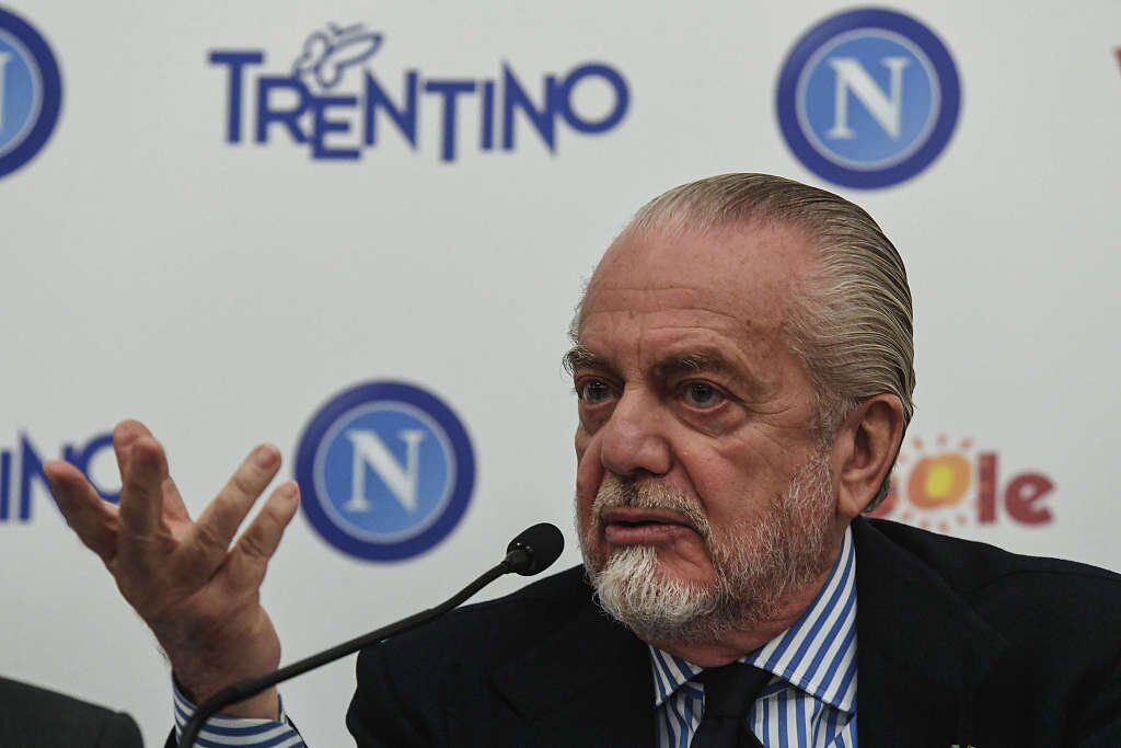 德佬：那不勒斯需要建造7万人新球场，否则怎么和米兰双雄竞争？