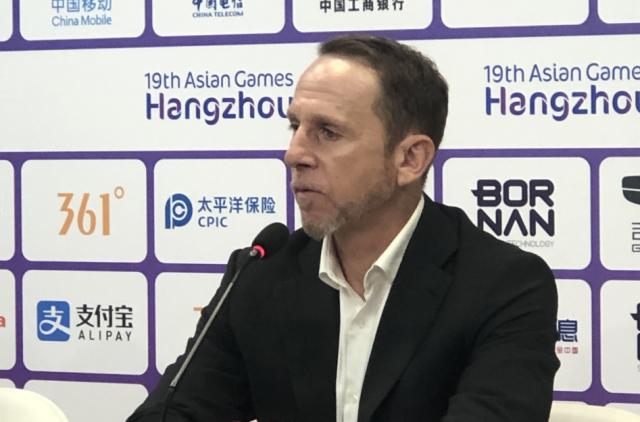 久尔杰维奇：前半场有些混乱 和强队对抗才有提高