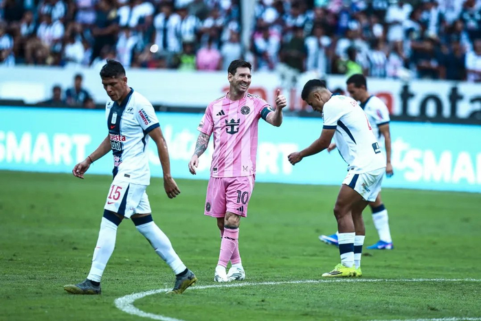 最新开云体育网址入口-梅西缺席香港表演赛引争议|莱昂内尔·梅西_新浪体育_新浪新闻