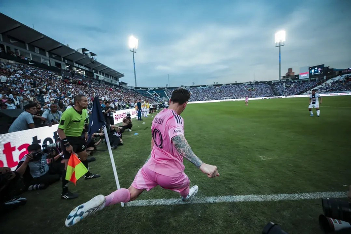 最新开云体育网址入口-梅西缺席香港表演赛引争议|莱昂内尔·梅西_新浪体育_新浪新闻