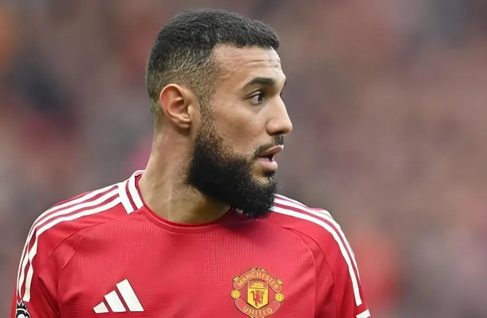 最新开云体育网址入口-多打1人反遭10人纽卡绝杀！曼联陷95年魔咒，卡帅神话一夜崩塌？|法比奥·卡纳瓦罗|纽卡斯尔|卡里克|红魔|奥苏拉_新浪新闻