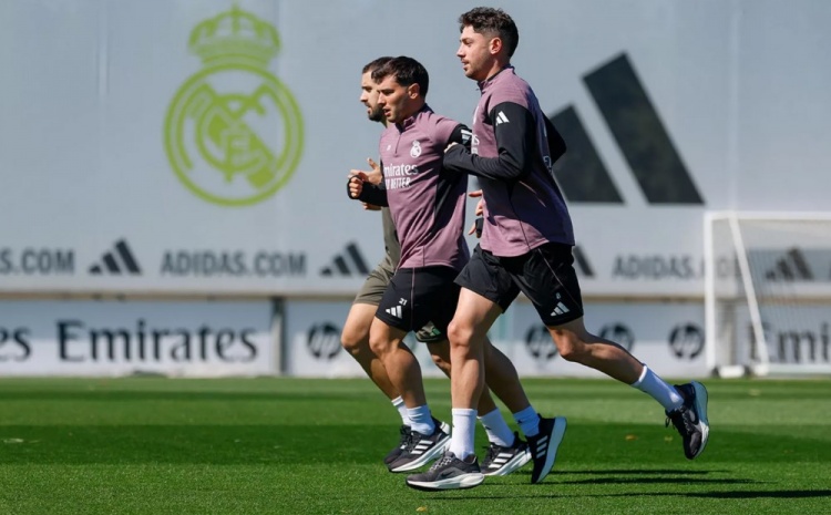 开云体育网址-皇马官方报球队训练：卡雷拉斯进行部分合练，姆巴佩也参与其中