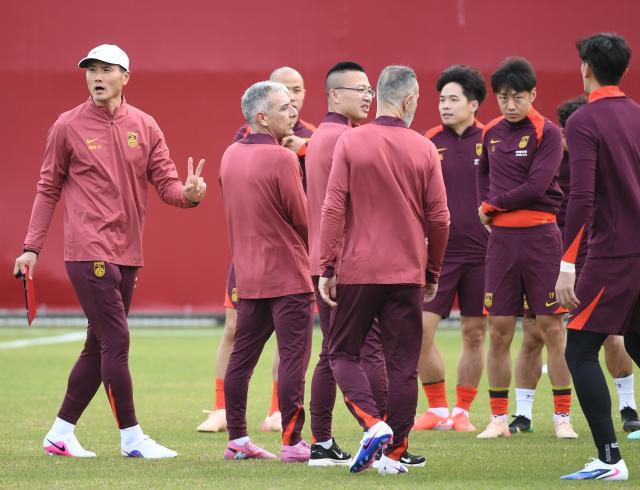 专访邵佳一：像造房子一样打造国足 会看状态选人