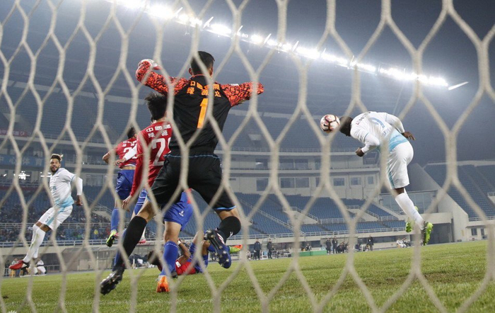 最新开云体育网址入口-大连足球史上今天：2017年穆谢奎双响，一方2-0北京北控，附评分|大连一方|客场|射门|中甲|中甲联赛_新浪新闻